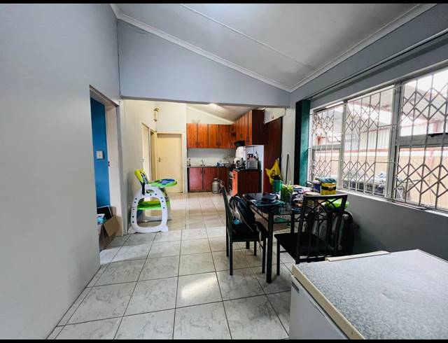 4 BEDROOM HOUSE FOR SALE IN HILLGROVE